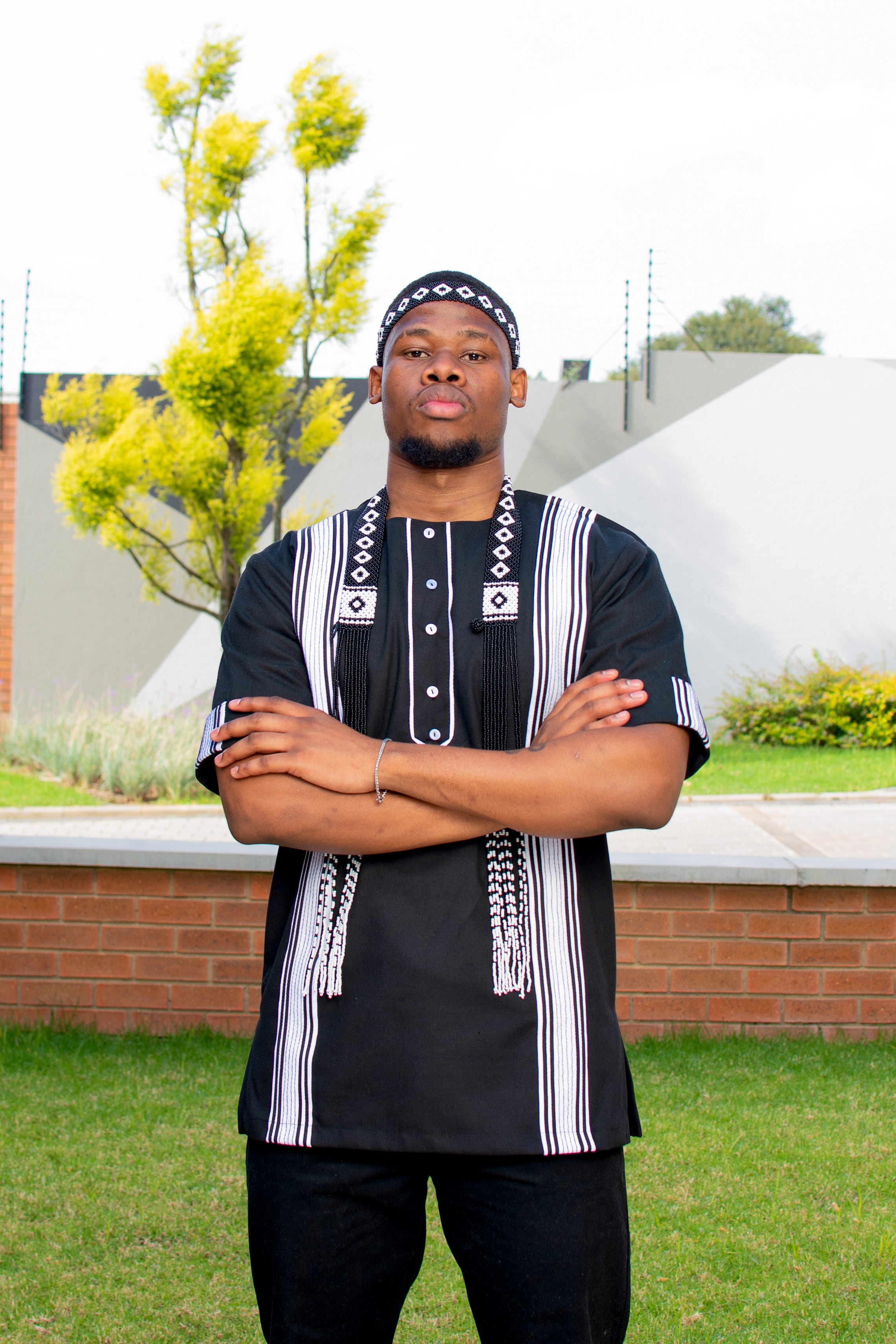 Black & White mens short sleeve shirt