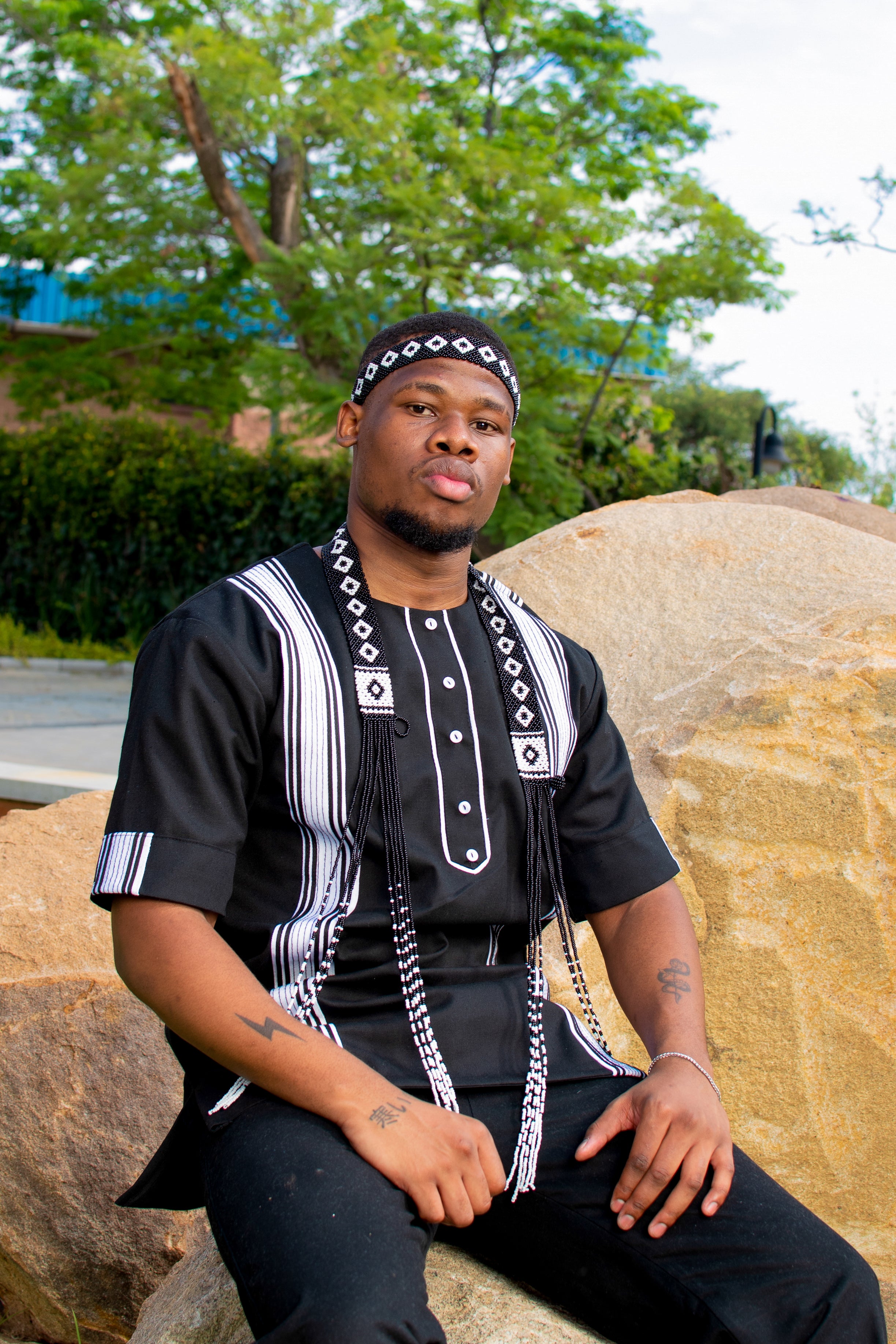 Black & White mens short sleeve shirt