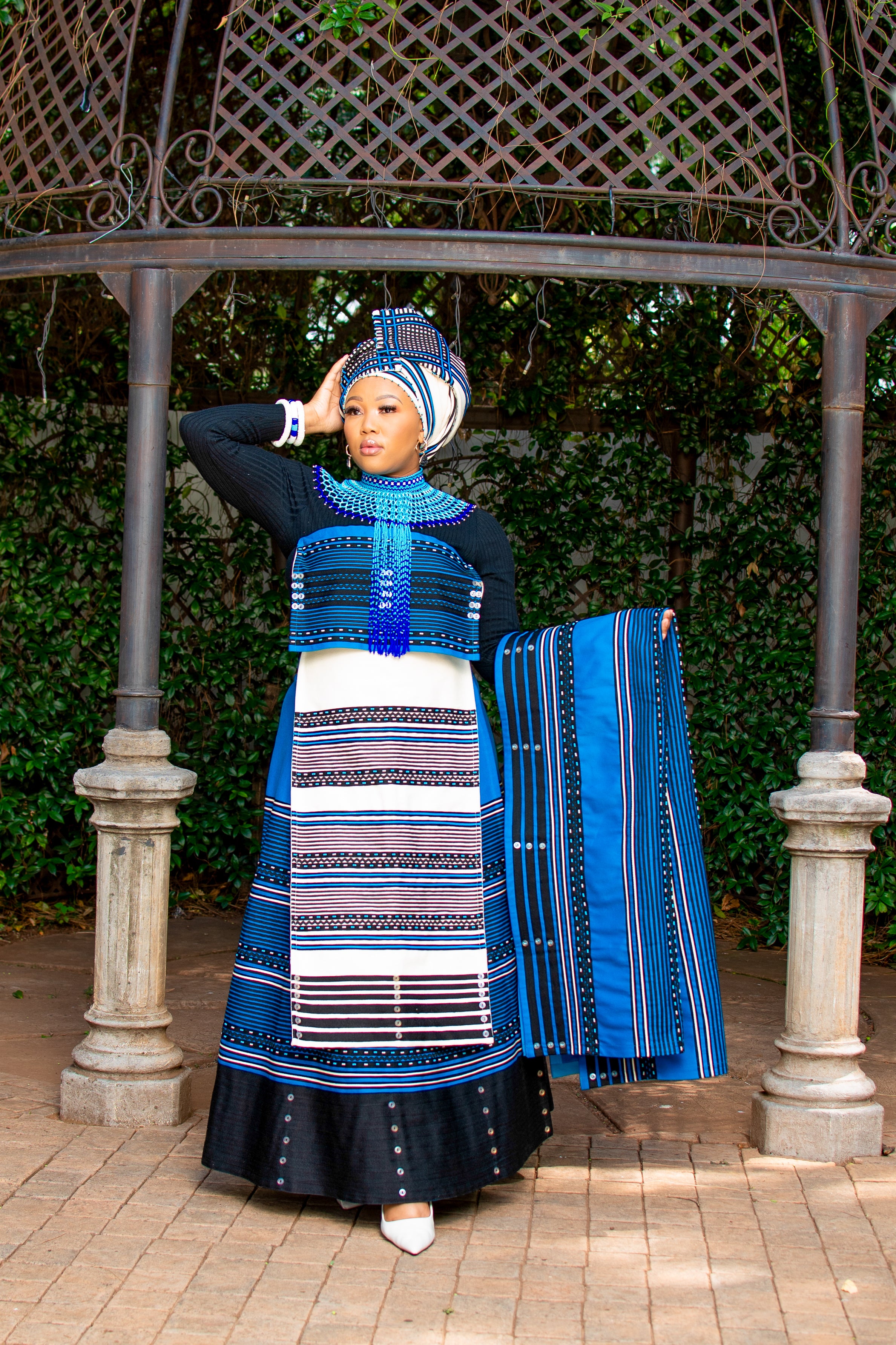 Turquoise & Cream ladies 5 pieces ensemble