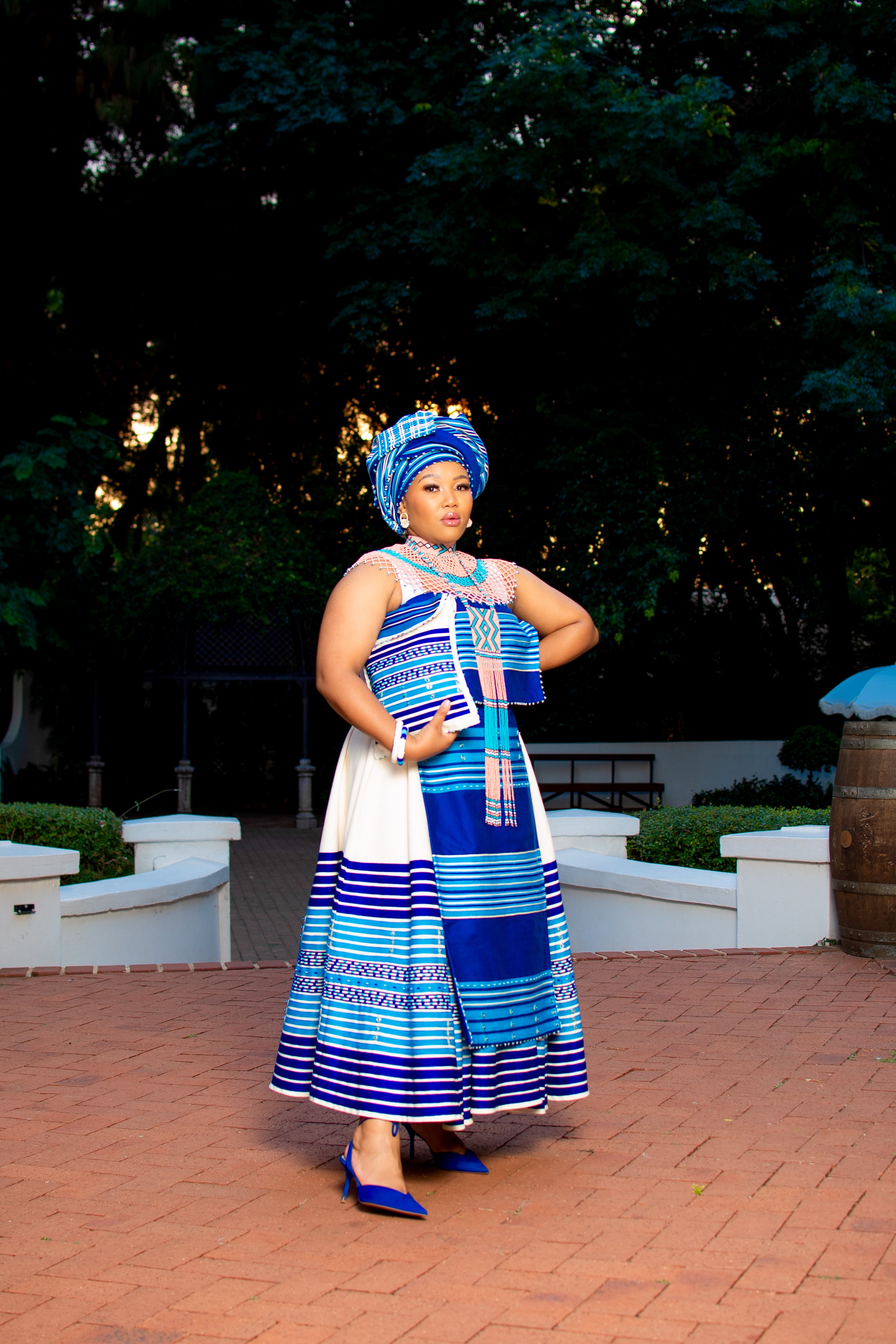 Turquoise, blue & Cream ladies 5 piece ensemble