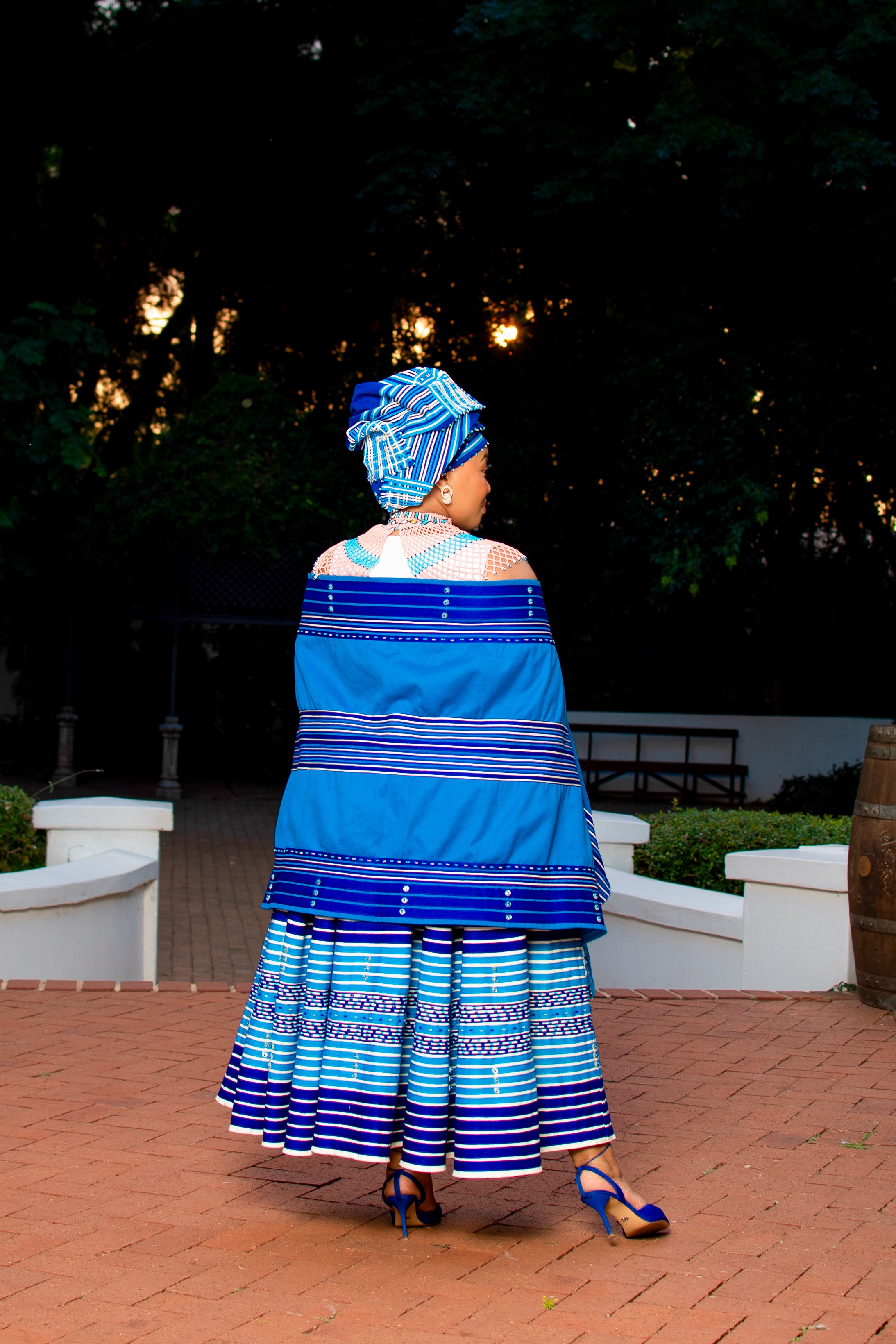 Turquoise, blue & Cream ladies 5 piece ensemble