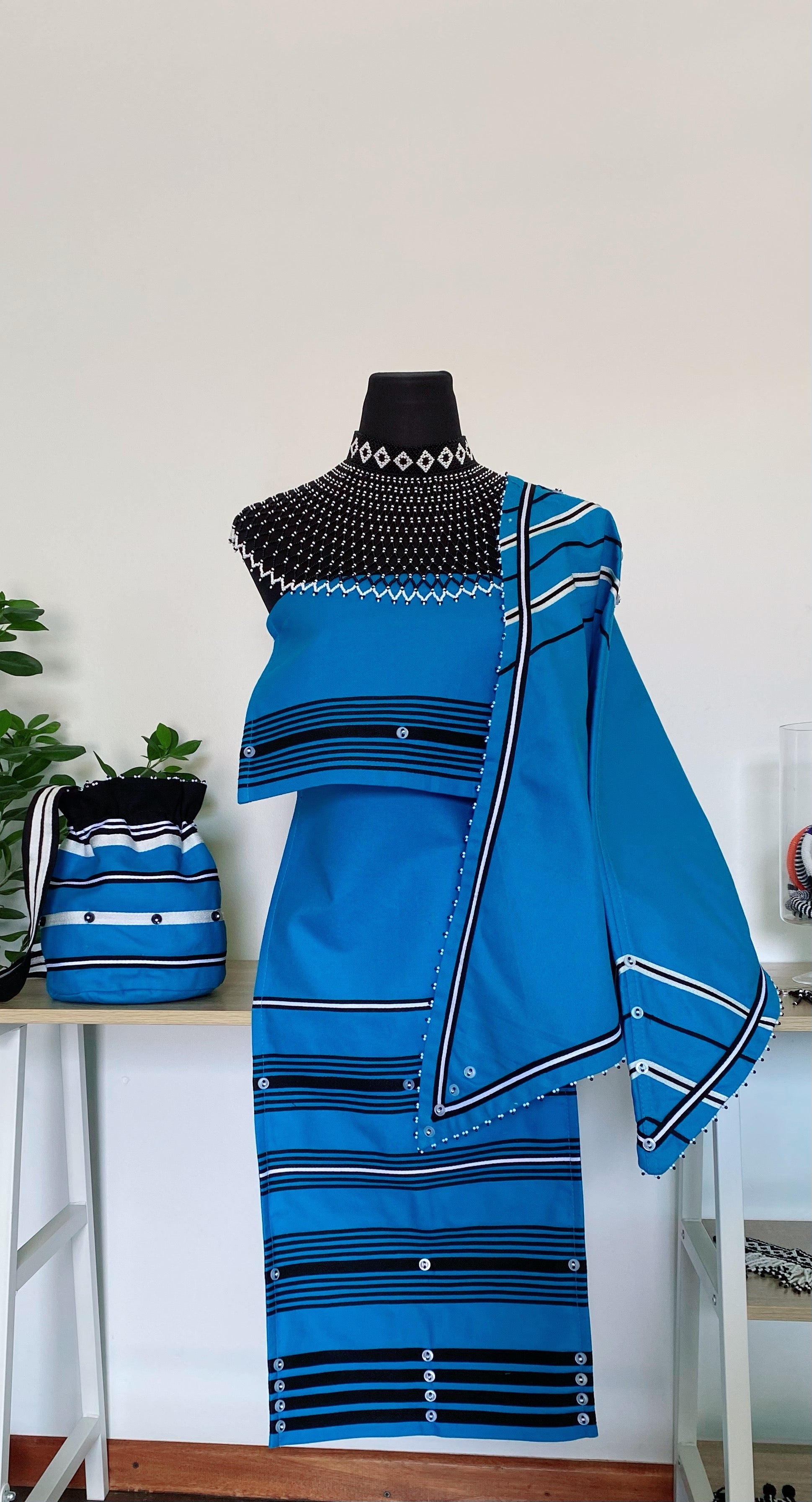 Beaded Headwrap, Ncebetha and drawstring bag. Headwrap R900,Ncebetha R1050 & Bag R700