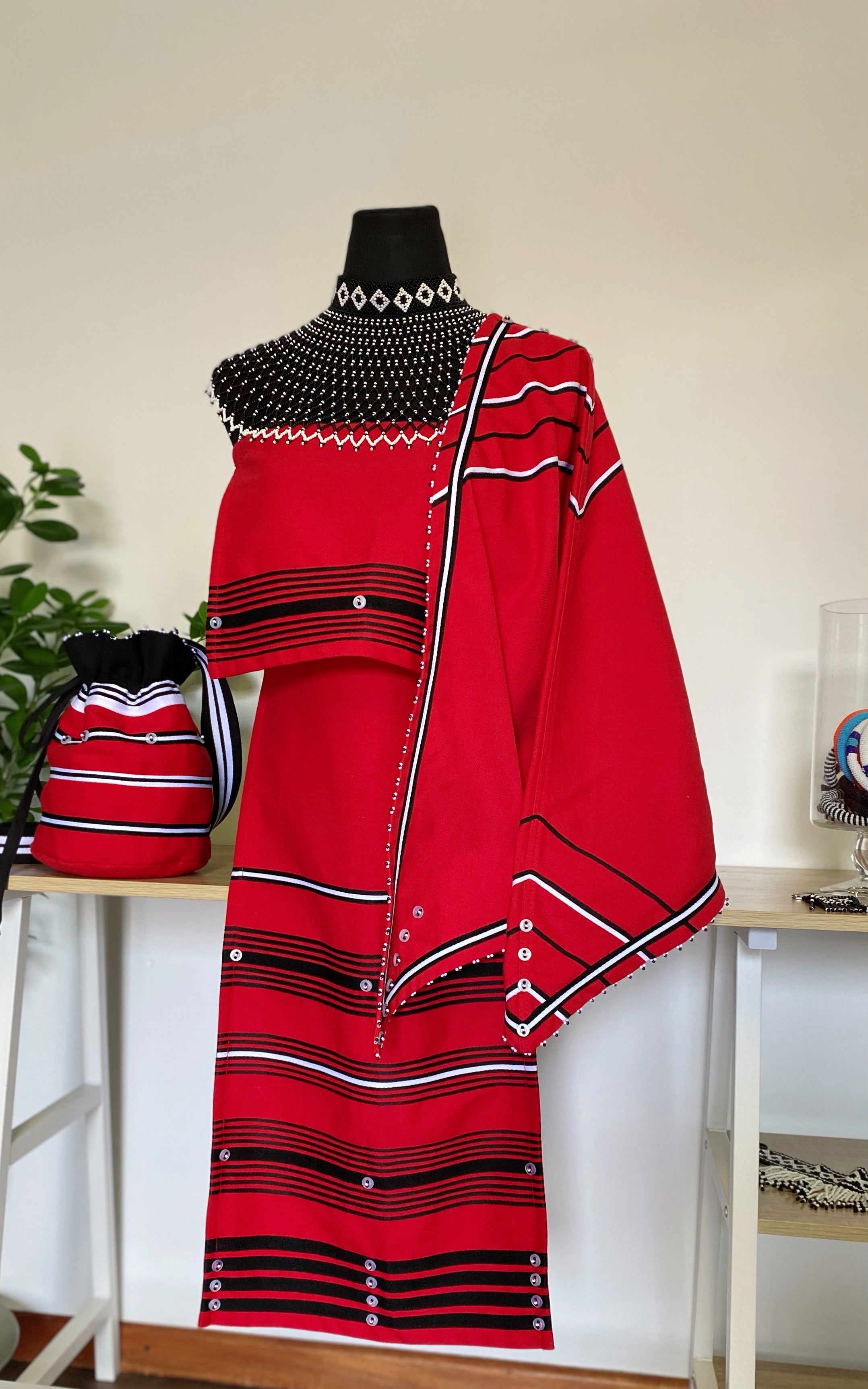 Beaded Headwrap, Ncebetha and drawstring bag. Headwrap R900,Ncebetha R1050 & Bag R700