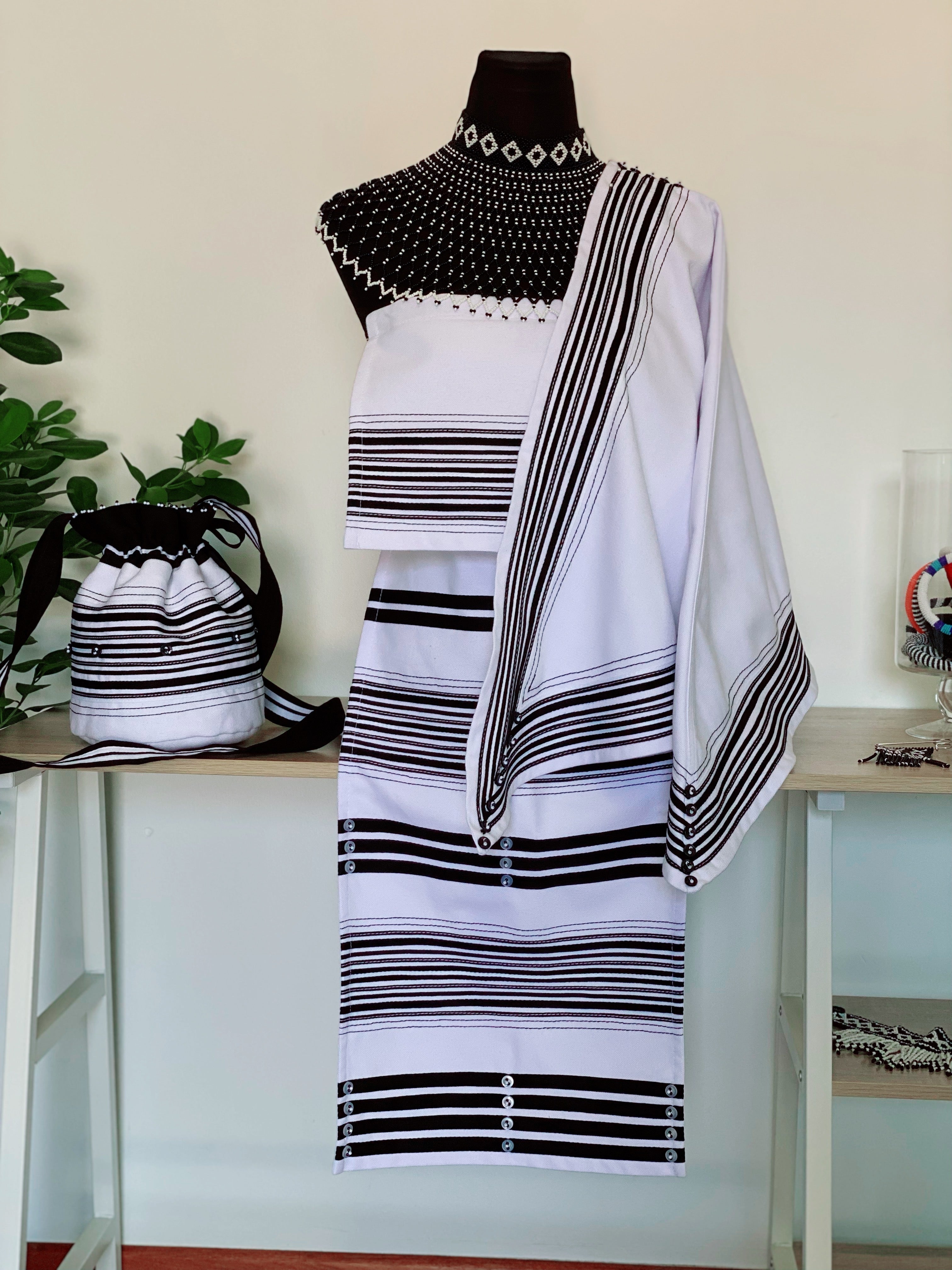 Top stitched Headwrap, Ncebetha & Drawstring bag. Headwrap R950, Ncebetha R1100 & Bag R700