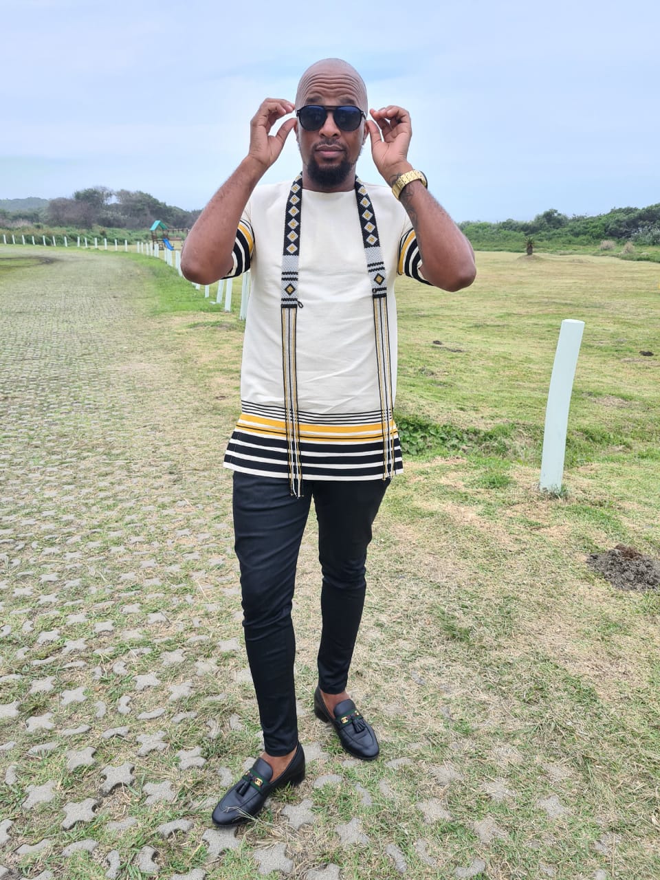 Cream,Black & mustard short sleeve shirt