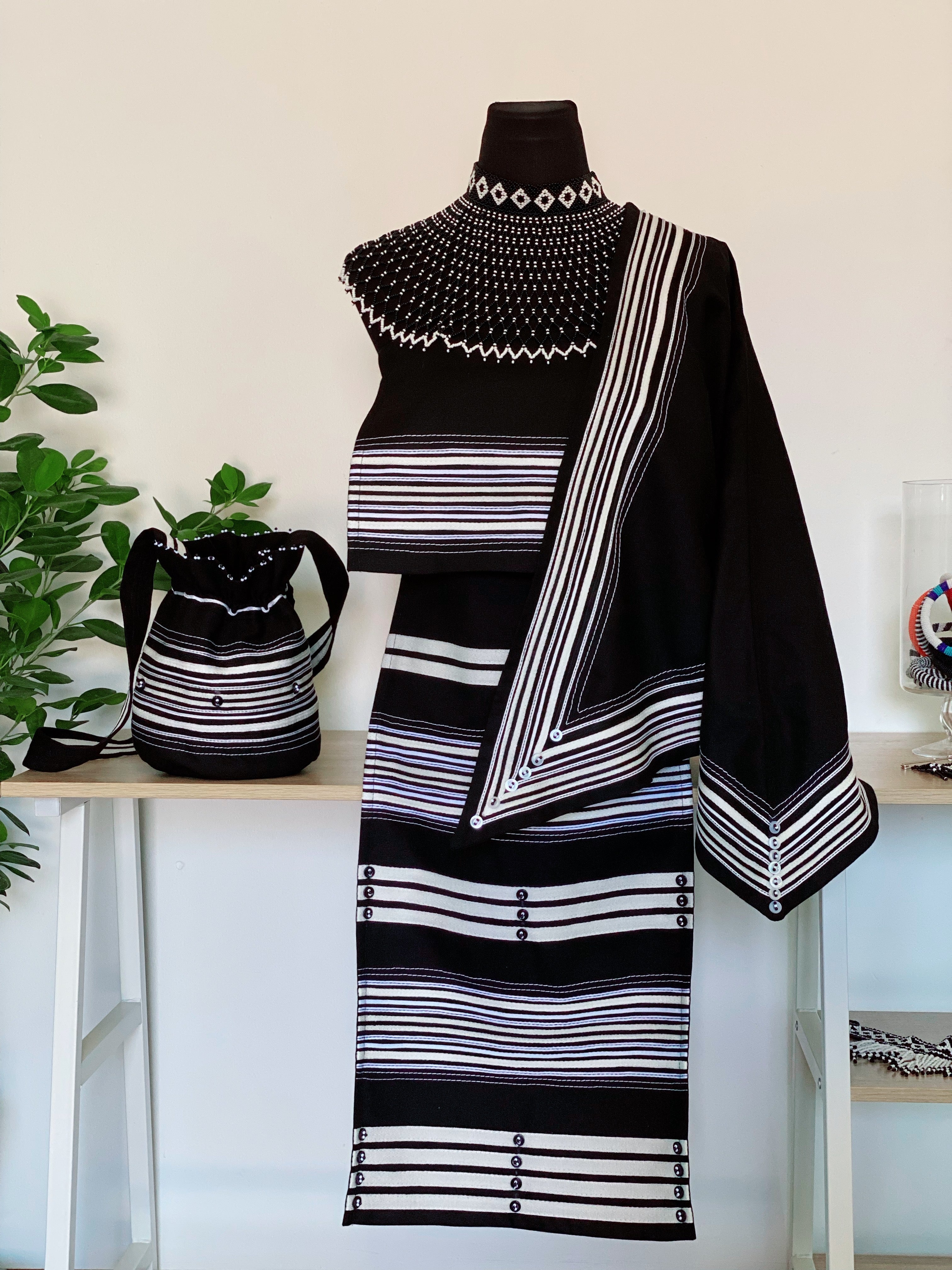 Top stitched Headwrap, Ncebetha & Drawstring bag. Headwrap R950, Ncebetha R1100 & Bag R700